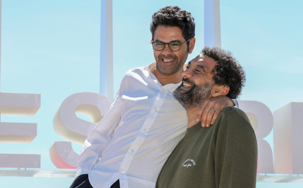 La nouvelle série réalisée par Jamel Debbouze et incarnée notamment par Ramzy Bedia, Terminal, a été projetée en ouverture du festival Canneseries le 5 avril, avant son lancement sur Canal+ le 22 avril.