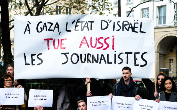 Rassemblement a Paris, le 11 novembre 2023, convoqué par La France Insoumise (LFI) et la NUPES en soutien a la Palestine et pour dénoncer les massacres commis par Israël.