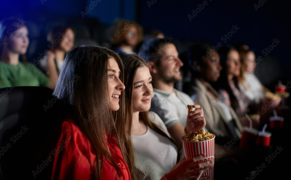 82% des 16-30 ans disent aller au cinéma pour se divertir, selon une étude Brut-Kantar.