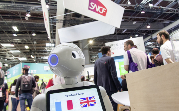 Avec TradSNCF, la SNCF s'est dotée de son propre outil conversationnel multilingue à l'approche des Jeux de Paris 2024.