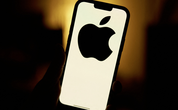 Pour la période d'avril à juin, le chiffre d'affaires des iPhone a baissé d'1% sur un an, à 39 milliards de dollars. 