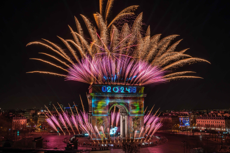 Havas Events, Groupe F et Cosmo AV pour Ville de Paris – « Conception du spectacle de passage à la nouvelle année 2024 »