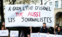 Rassemblement a Paris, le 11 novembre 2023, convoqué par La France Insoumise (LFI) et la NUPES en soutien a la Palestine et pour dénoncer les massacres commis par Israël.