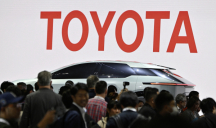  Toyota a récupéré le titre symbolique de numéro un mondial de l'automobile en volume en 2020 et l'a conservé depuis, devant le groupe allemand Volkswagen.