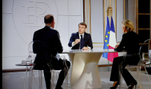 Emmanuel Macron face à Gilles Bouleau (TF1) et Anne-Sophie Lapix (France 2) le 14 mars 2024