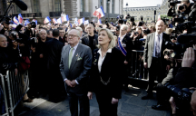 Jean-Marie et Marine Le Pen à la fête de célébration de Jeanne d'Arc à Paris, le 1er mai 2012